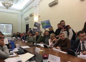 Скандал у Київраді: земельна комісія розірвала кримінальні договори