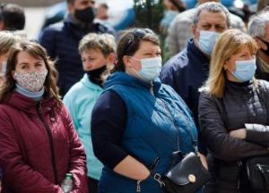 На пороге пика. Будет ли новый локдаун в Украине и как его избежать