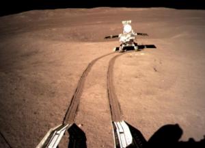 Китайский ровер не увидел американский флаг на Луне. Почему?