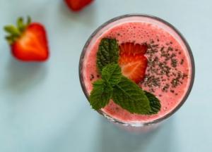 4 рецепта полезных смузи, которые можно приготовить за 1,5 минуты