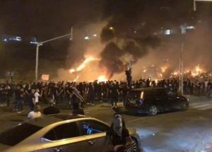 В израильском городе Лод ввели чрезвычайное положение из-за массовых беспорядков (видео)