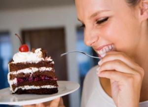 Чому постійно хочеться солодкого: дієтолог назвала причину