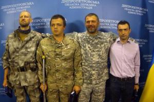Эксперт по безопасности: В Украине фактически две армии, и их противостояние может перерасти в баталии внутри страны