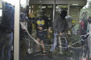 Неравный бой националистов с профсоюзниками (видео, аудио)