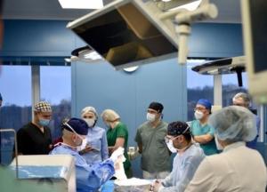 Впервые в Украине: во Львове годовалому ребенку пересадили печень (фото)