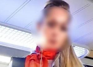 Проводница из Германии снимала на работе порно