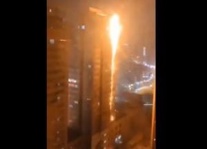 В Китае загорелся 25-этажный жилой дом (видео)