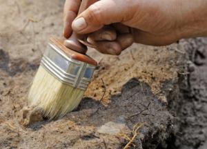 Археологи обнаружили древние захоронения с глиняными гробами