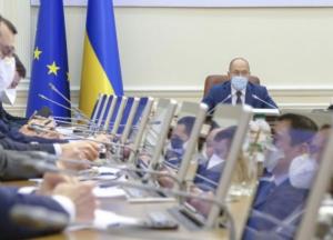 «В мае страна идет на работу»: Правительство представило стратегию выхода Украины из карантина