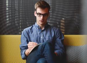 Молодым украинцам готовят сюрприз с зарплатами