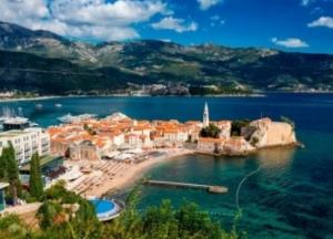 Еще одна страна упростила въезд для украинцев