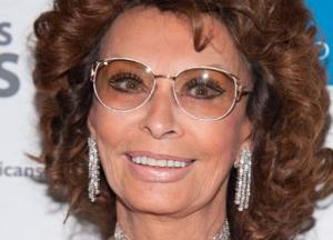 Легендарная Софи Лорен оказалась прикованной к инвалидной коляске (фото)