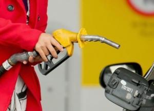 На украинских АЗС резко упали цены
