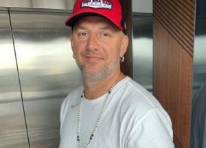 Что с глазом?: Поклонники обеспокоены здоровьем Потапа (фото)