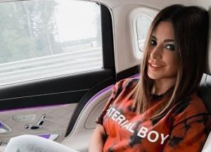 "Одела как клушу": Ани Лорак привела на мюзикл дочь в рваной одежде и грубых ботинках (фото)