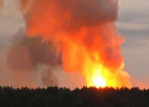 Пожар на складе боеприпасов в России: началась массовая эвакуация (видео)