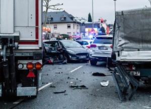 В Германии перевернулся пассажирский автобус, пострадали более 30 человек
