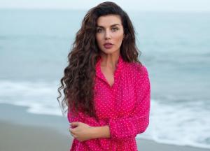 Бокал шампанского и булочка: Анна Седокова рассказала о ноу-хау в похудении