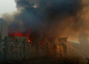 В Киеве горят склады (фото, видео)