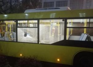 В Киеве забросали камнями автобусы с болельщиками "Динамо" (фото)