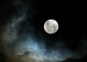 Полнолуние 12 ноября: как привлечь удачу каждому знаку зодиака 