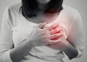 Кардиологи назвали шесть признаков сердечного приступа у женщин