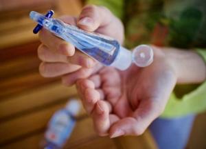 Медики назвали главные ошибки при использовании антисептика