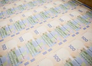 Объем наличных гривен в обороте за год вырос на треть