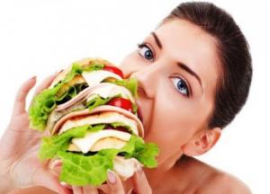 Эксперты назвали простые правила, чтобы избежать переедания