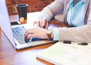 Отпуск больше, увольнений меньше: что ждет работающих украинцев (видео)