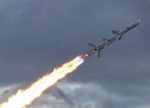 "Не бойся! Она низко летит": в сети появились видео массовых ракетных атак по Львовщине