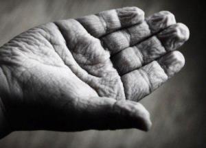 Специалисты назвали симптомы преждевременного старения