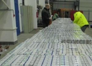 В Словакии задержали украинскую фуру с сигаретами: контрабанды на 4 миллиона