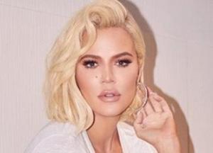 Хлои Кардашян показала грудь в "змеиной коже" (фото)