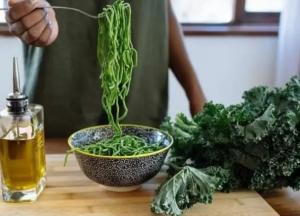 Кто быстрее стареет: диетолог сравнила продолжительность жизни вегетарианцев и мясоедов