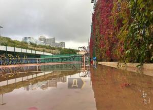 Потік води змив пляж біля Ібіци і знищив набережну біля одеського палацу Гаррі Поттера (фото)