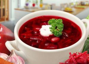 Руки прочь от борща: украинка встала на защиту легендарного блюда