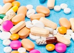 Медики рассказали, какие продукты и лекарства нельзя употреблять вместе 