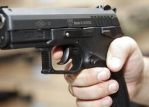 В Сумах мужчина устроил стрельбу по окнам тещи