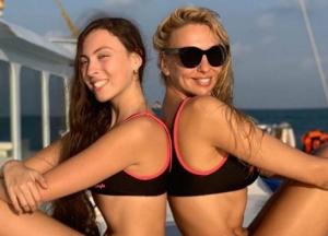 "Не оборачивайся на шипение неудачников": Оля Полякова ответила обидчикам дочери (фото)