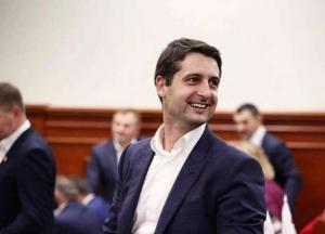 Без власної нерухомості, але з елітними авто: статки депутата Київради Георгія Ясинського