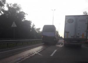 В Киеве произошло ДТП С участием фуры и автобуса