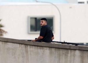 Повне відео теракту в Сіднеї: 10 хвилин ісламісти розстрілювали людей на святі Xанука