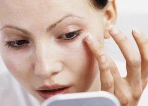 Врачи рассказали, на что указывают отёки на лице