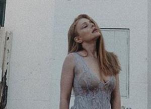 Тина Кароль покорила поклонников "голым" платьем без белья (фото)