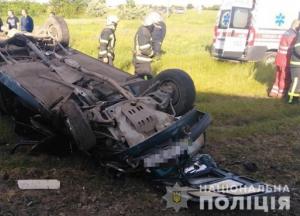 В Запорожской области поезд протаранил легковушку, есть жертвы (фото)