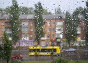 В Сумах після "дивних опадів" жителі скаржились на погіршення самопочуття