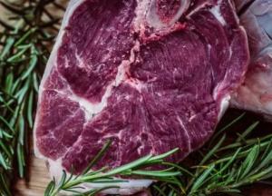 Мясо способно защитить мозг от опасной болезни