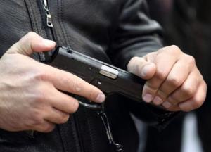 У Львові в "Арсені" озброєний чоловік взяв в заручники покупців