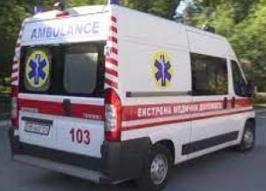 Под Ровно ребенка обнаружили повешенным на качелях